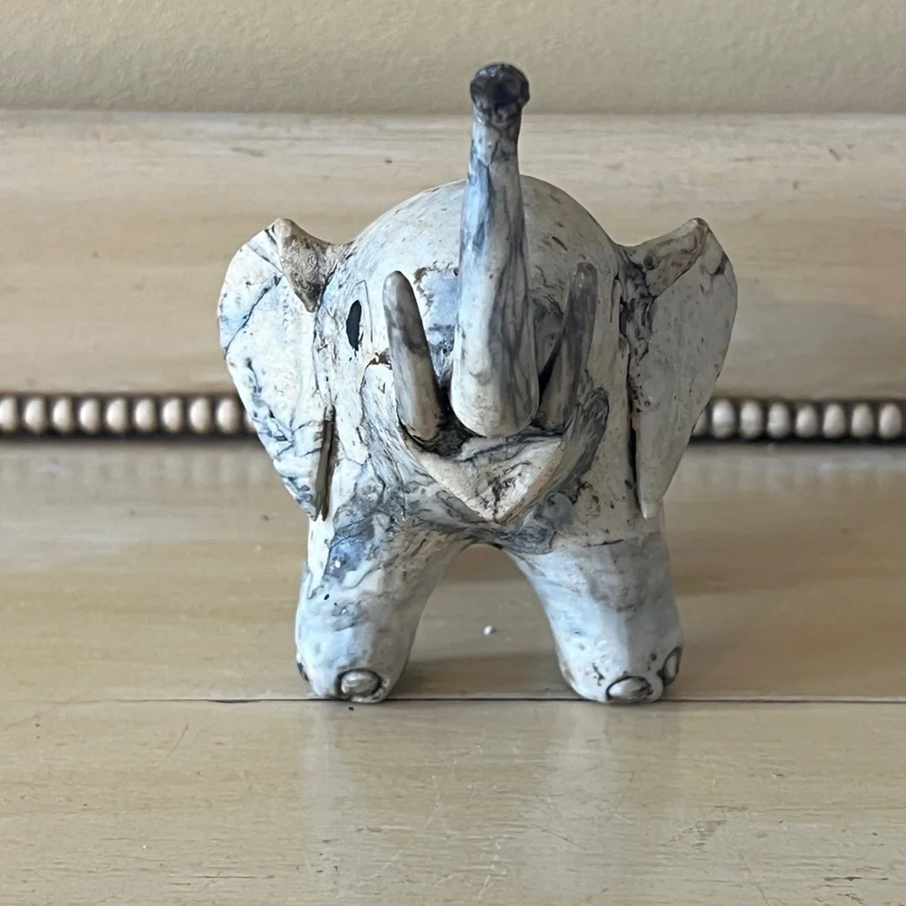 Set of 2 Clay elephants